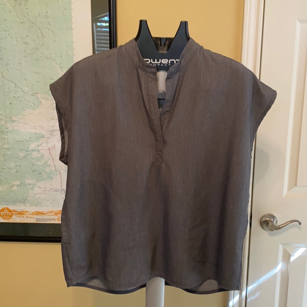 Figs scrub set. Gray in medium.